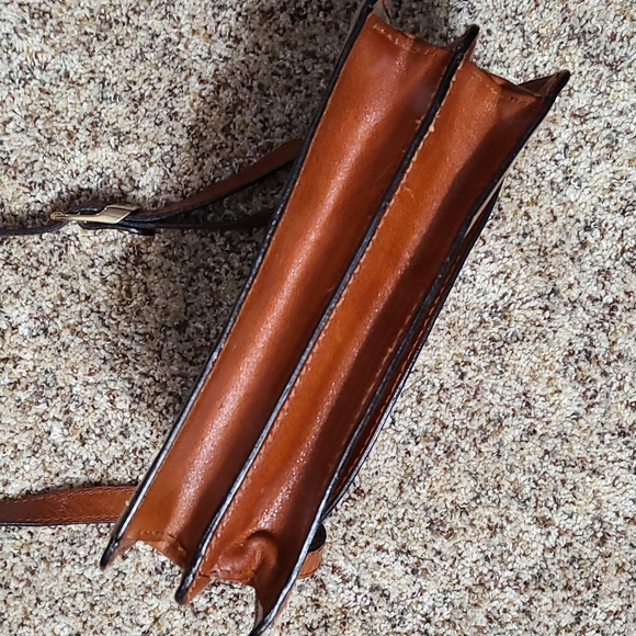 Vntg. LESAC Accordion Leather Crossbody Bag! CLEAN!! - Picture 4 of 16